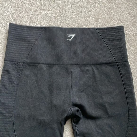 GYMSHARK -black pants, detailed lace work cuffs, ribbed on sides, smooth center - Picture 5 of 6